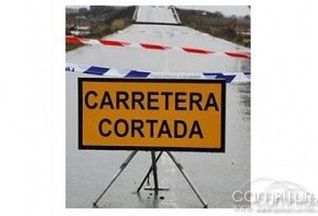 Cortada la carretera BA-017 de Azuaga al límite provincial de Córdoba por La Cardenchosa 