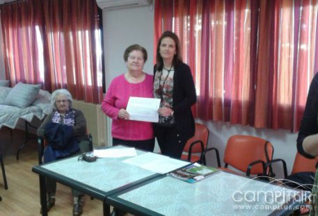La Asociación de Voluntarios de Granja de Torrehermosa dona 1.000 euros a la AECC