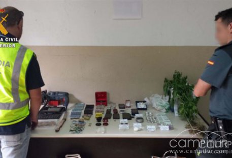 Detenidas dos personas en el desmantelamiento de un supuesto punto de venta de droga en Peñarroya