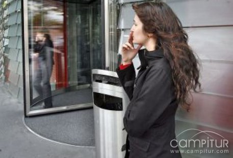En 2010 estará prohibido fumar en todos los lugares públicos cerrados 