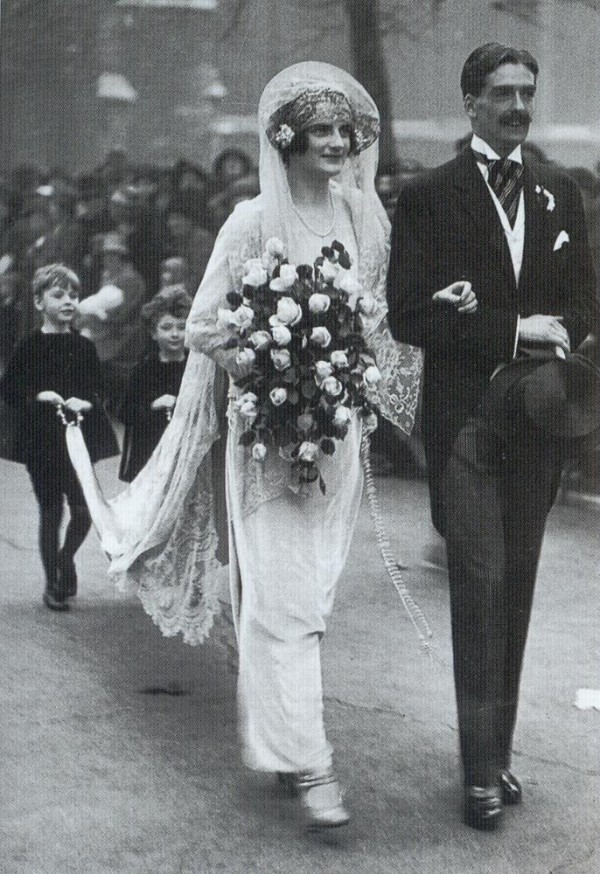 Cartel de Exposición – “Nuestras Novias”