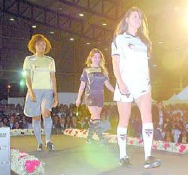 Cartel de Desfile de Moda Primavera-Verano 2011