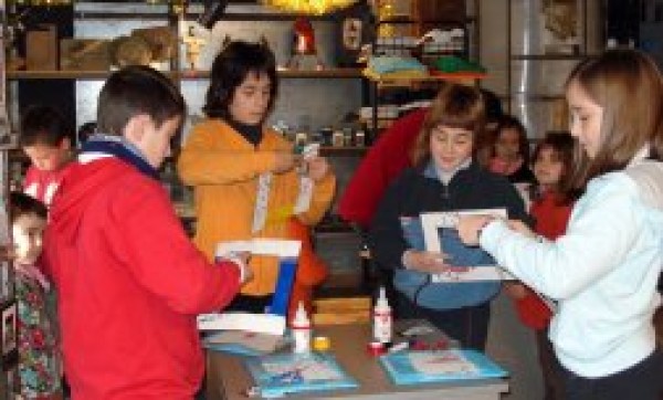 Cartel de Talleres Navideños en el Museo