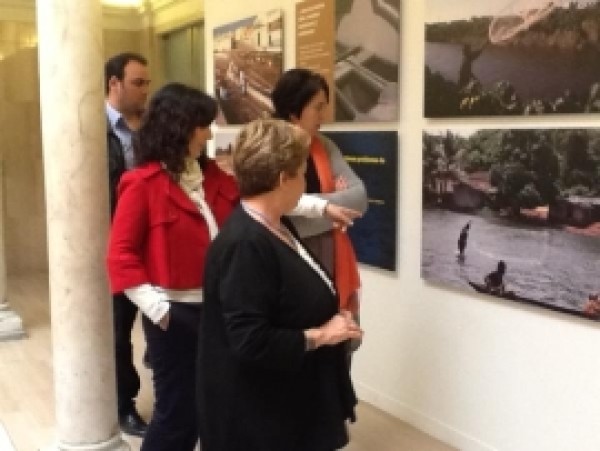 Cartel de Exposición “Agua, Mujer y Desarrollo”