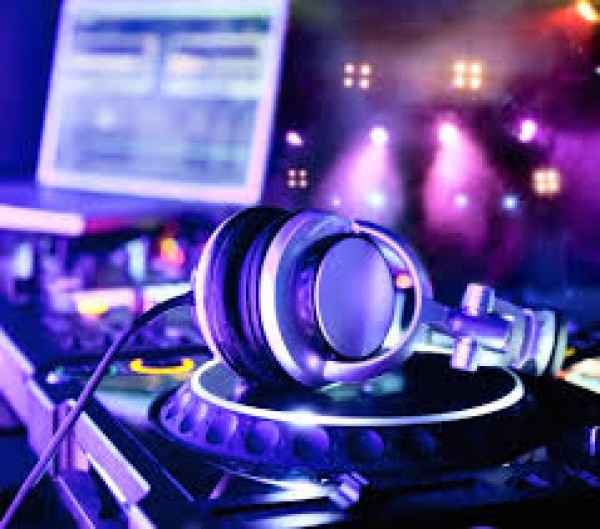 Cartel de Discoteca Light menores y Dj mayores edad