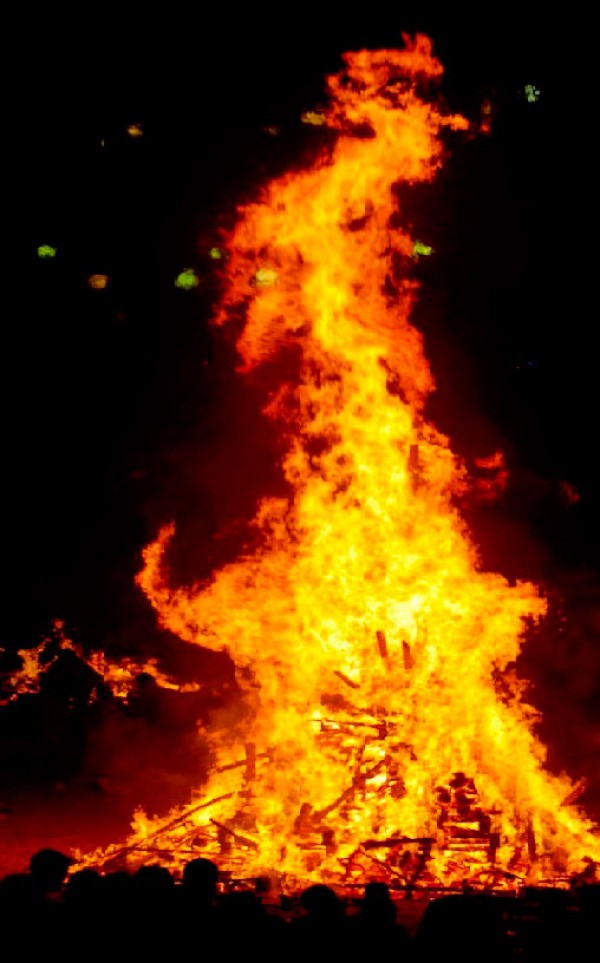 Cartel de Candelas en Campillo de Llerena