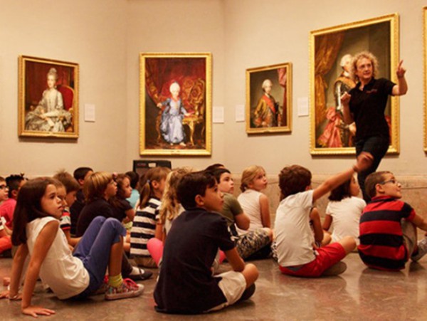Cartel de Actividades Infantiles “La Mujer en el Museo”