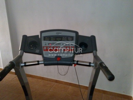SE VENDE MAQUINA DE CORRER BH PIONEER PRO