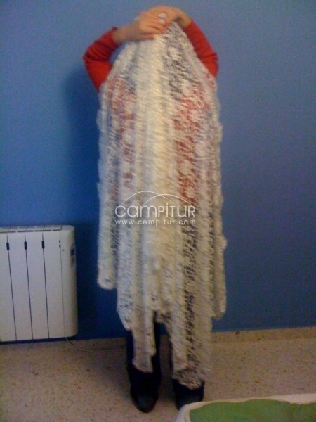 Foto 2 de vendo mantilla de novia sin estrenar