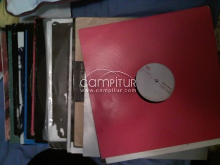 VENDO MESA DE MEZCLA BERINHGER DJX700, PLATOS NUMARK TT200 DE TRACCIÓN DIRECTA