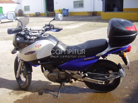 se vende moto suzuki freewind 650cc
