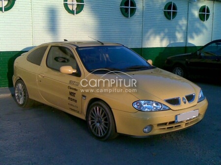 Foto 2 de VENDO RENAULT MEGANE SPORT COUPE DYNAMIC 2.0IDE 140CV AMARILLO
