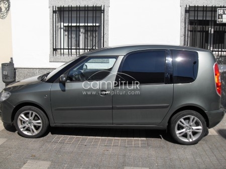 Se vende monovolumen Skoda Roomster