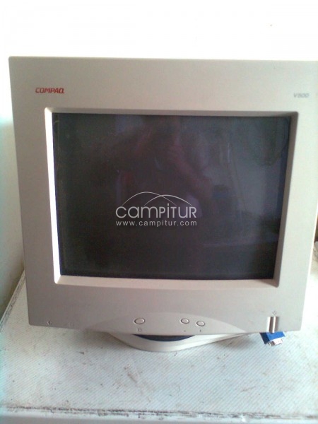 MONITOR DE 15 PULGADAS