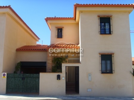 Se vende casa en Llerena