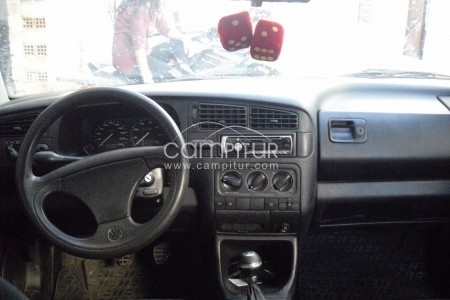 SE VENDE VOLKSWAGEN-GOLF  SERIE 3