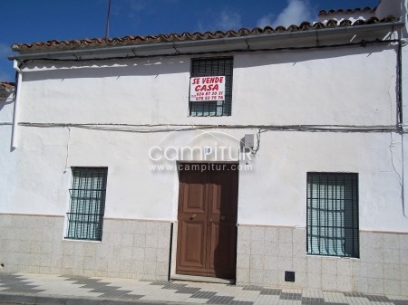 SE VENDE CASA 165m EN LLERENA