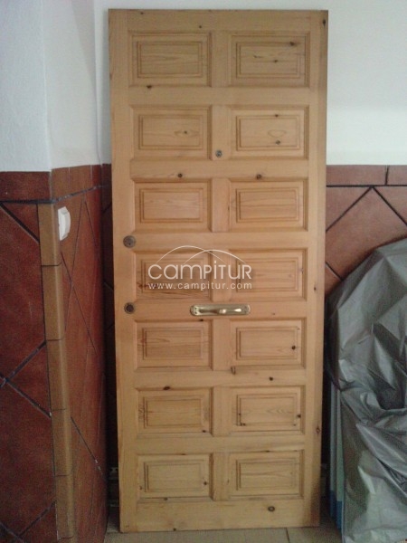 PUERTA DE ENTRADA DE MADERA