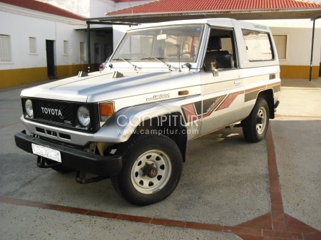 Se vende 4*4, toyota Landcruiser. 2500 td.