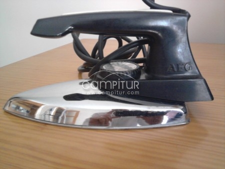 Vendo Plancha Marca AEG