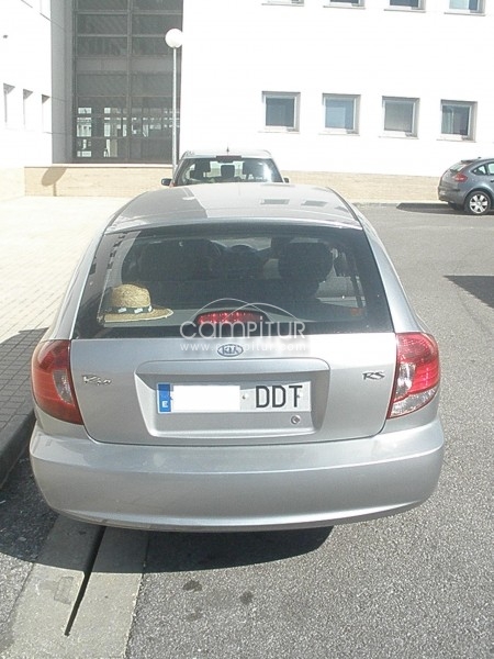 Foto 3 de VENDO KIA RIO 1.3 RS
