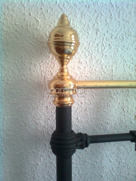 Foto 3 de CAMA ANTIGUA DE FORJA Y BRONCE