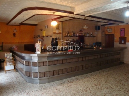vendo barra de bar,cafetera, molinillo ymostrador frigorifico
