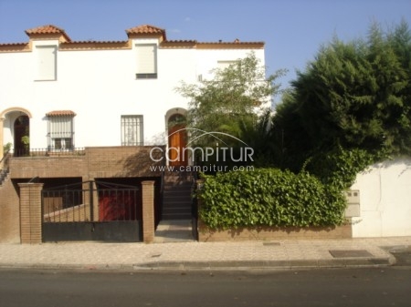 Se vende Chalet en Llerena