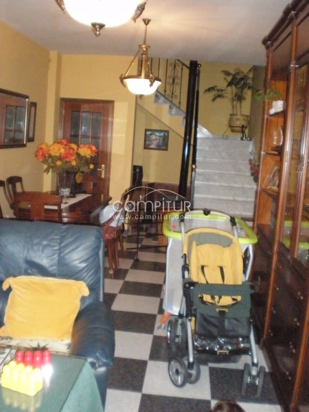 Foto 2 de Se vende Chalet en Llerena