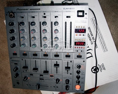 PIONEER DJM-600 EN BUEN ESTADO 
