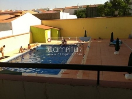 SE ALQUILA PISO CON PISCINA IDEAL VACACIONES, PARA 6 PERSONAS