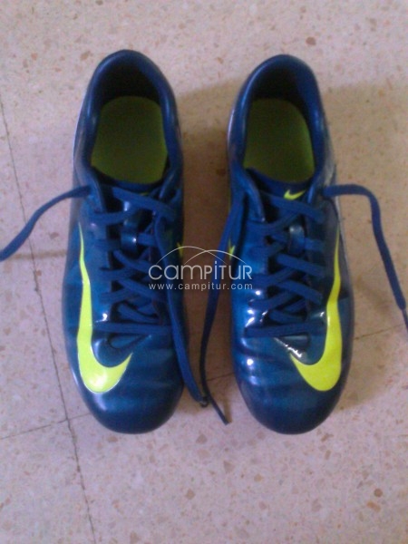 VENDO ZAPATILLAS DE TACOS NIKE TALLA 36 EN PERFECTO ESTADO
