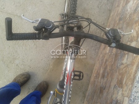 Foto 4 de SE VENDE BICICLETA SEMINUEVA DE MONTAÑA 21" WINTRACK ROMESTER