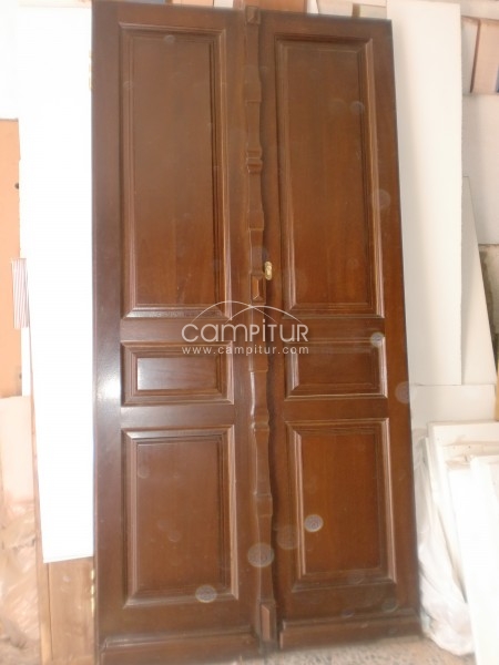 SE VENDE PUERTA DE CALLE