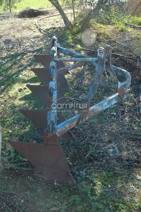 Foto 2 de VENDO ARADO BAJO DE VERTEDERAS