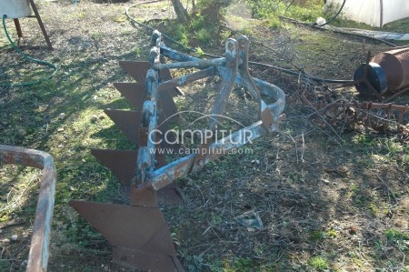 Foto 3 de VENDO ARADO BAJO DE VERTEDERAS