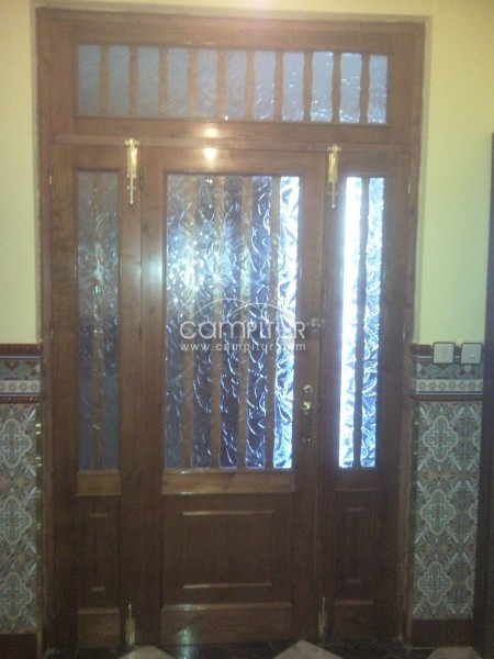 Foto 2 de VENDO PUERTA PASILLO DE MADERA