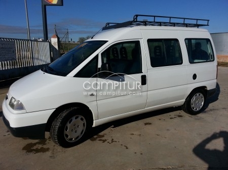 Foto 4 de SE VENDE PEUGEOT EXPERT 2.0 HDI   90 CV    6 PLAZAS