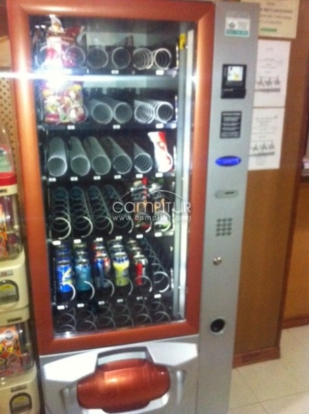 VENDO MAQUINA DE ESPENDEDORA DE SNACKS