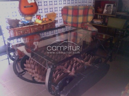se vende mesa echa con trillo de discos
