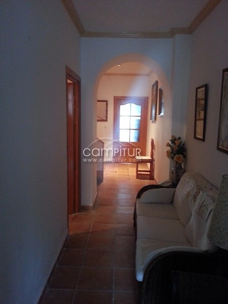 SE VENDE CASA RECIENTEMENTE REFORMADA