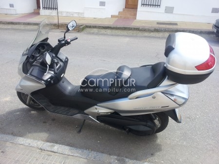 vendo moto honda silver wing de 600 c.c.v.