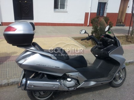 Foto 3 de vendo moto honda silver wing de 600 c.c.v.