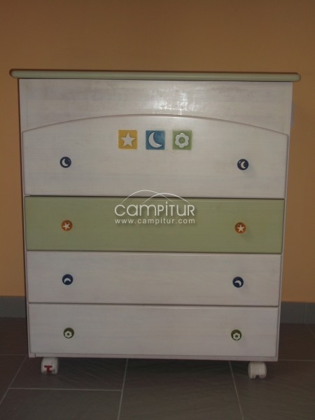 CUNA Y COMODA CON BAÑERA