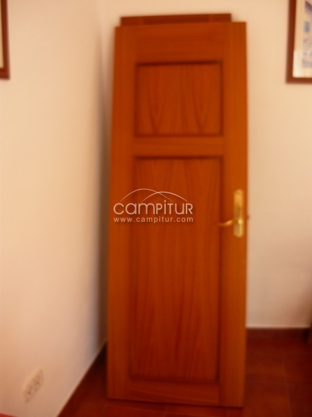 VENDO PUERTA MACIZA DE MADERA PARA INTERIOR SIN ESTRENAR