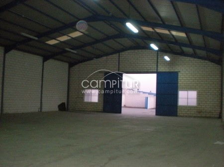 Foto 2 de Se  vende/alquila nave en Polígono Industrial de Azuaga