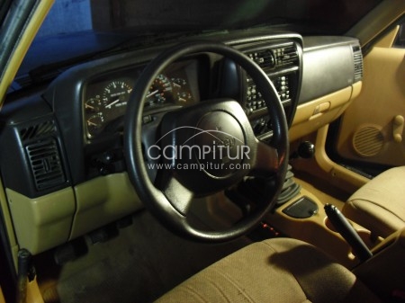 Foto 4 de Vendo todoterreno, buen estado. JEEP CHEROK 2.5 TD SPORT