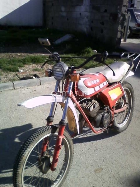 SE VENDE O SE CAMBIA CICLOMOTOR 