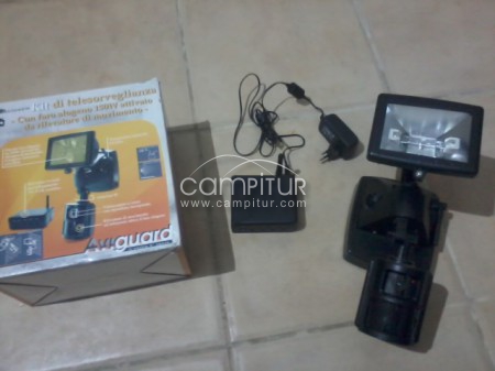 Kit de videovigilancia color con faro halógeno 150W, sensor movimiento