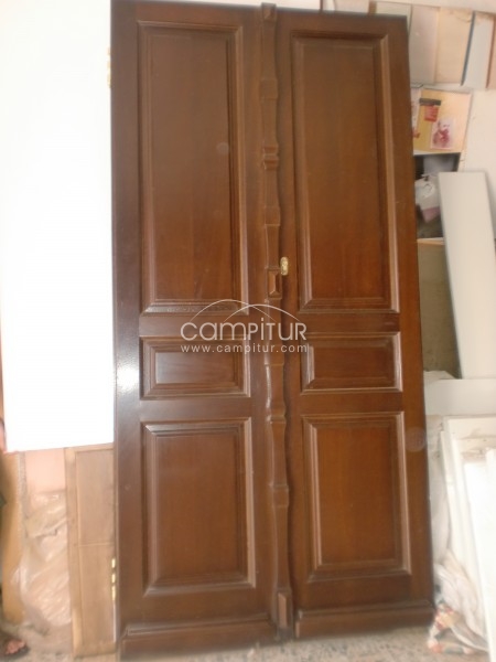 PUERTAS DE CALLES DE MADERA DE IROKO